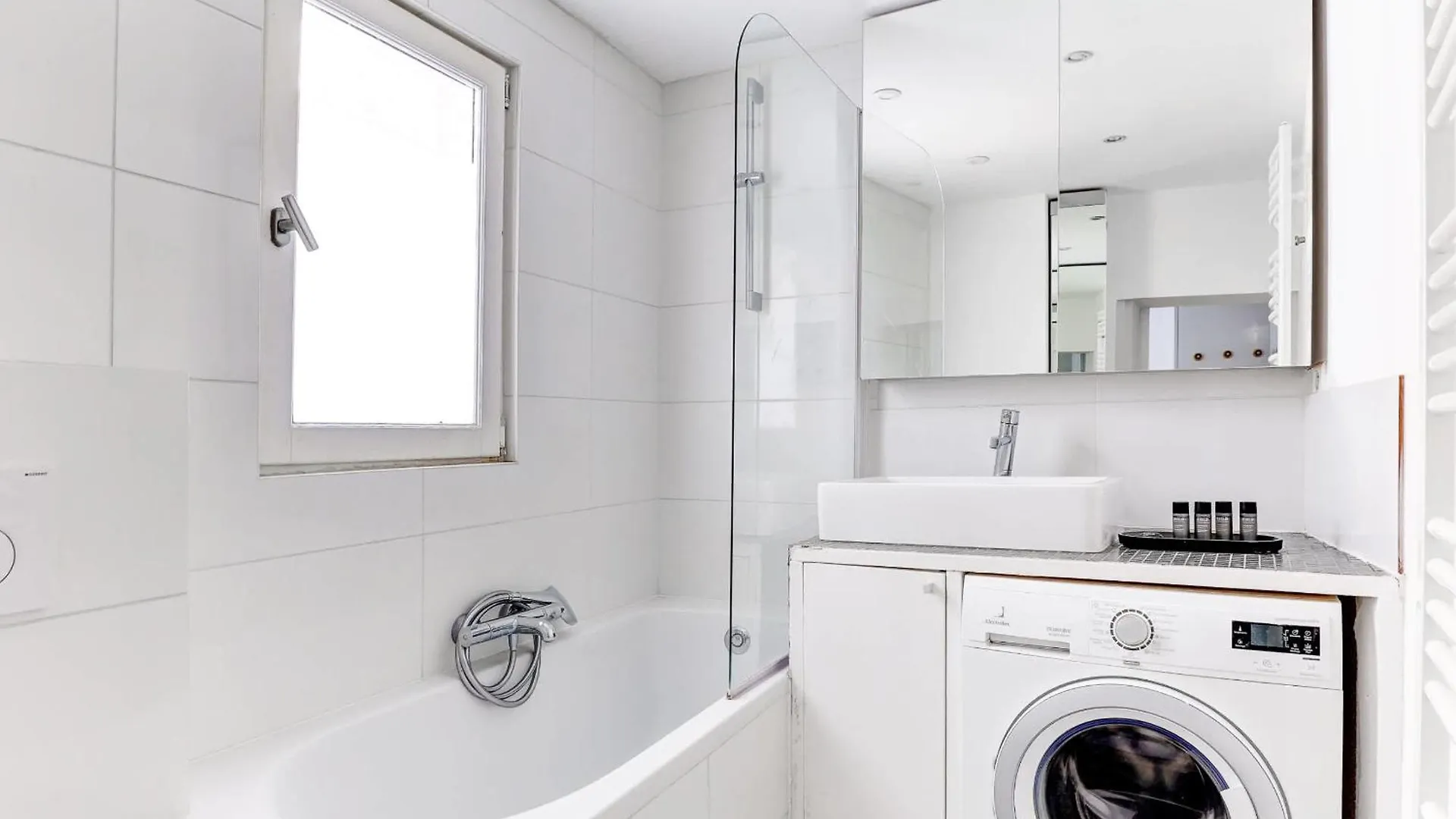 Appartement Rue Montorgueil Calme Et Design Paris Apartment